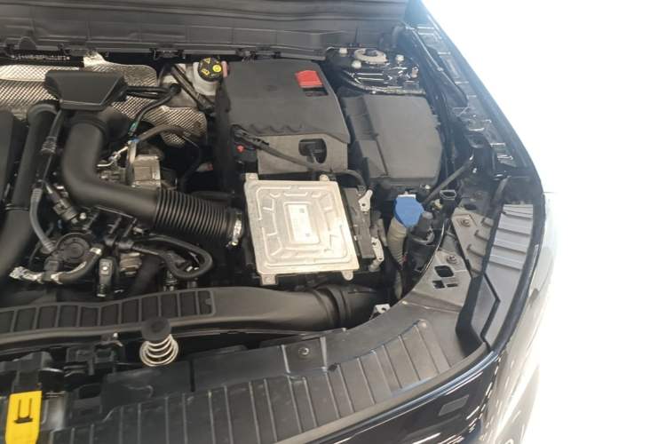 Used Mercedes-Benz GLB 2023 GLB 200 Dynamic Edition Engine Bay Left