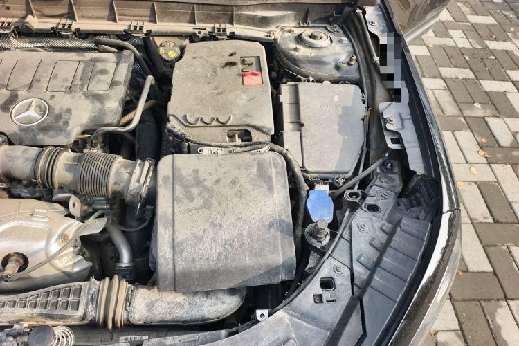 Used Mercedes-Benz GLB 2023 GLB 220 Fashion Model Engine Bay Left