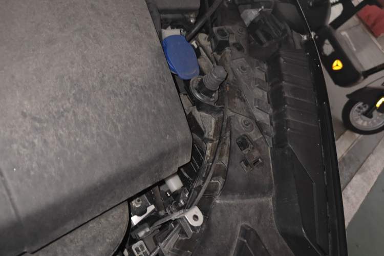 Used Mercedes-Benz GLB 2023 GLB 220 Sport Edition Engine Bay Left