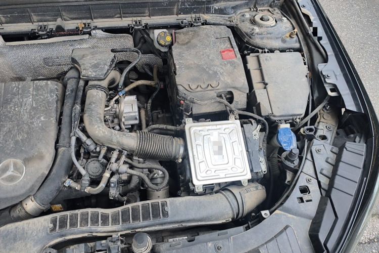 Used Mercedes-Benz GLB 2023 GLB 200 Fashion Model Engine Bay Left