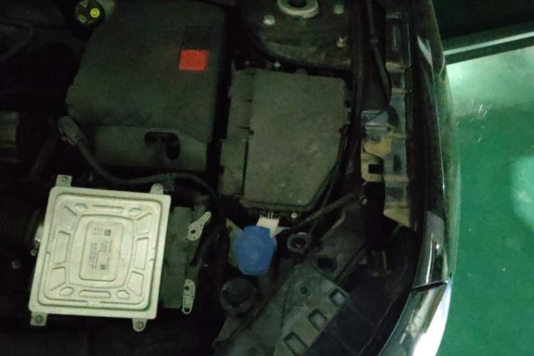 Used Mercedes-Benz GLB 2023 GLB 200 Fashion Model Engine Bay Left
