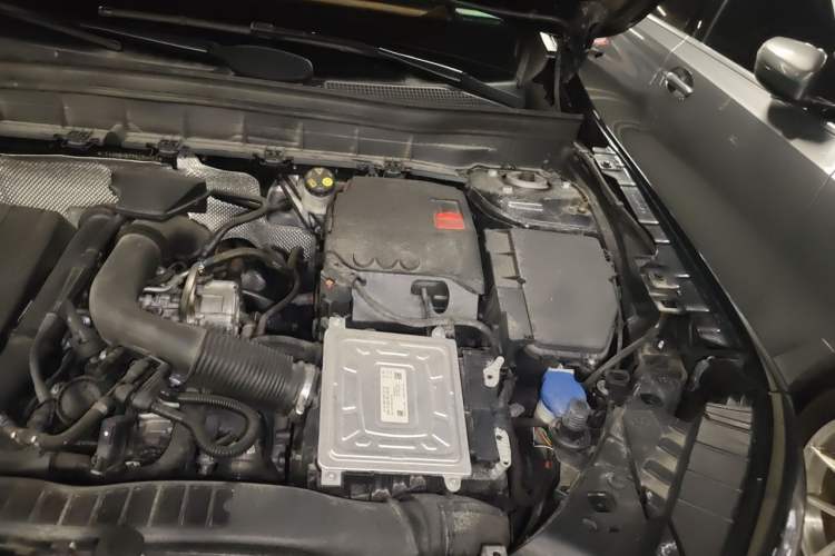 Used Mercedes-Benz GLB 2023 GLB 200 Fashion Model Engine Bay Left