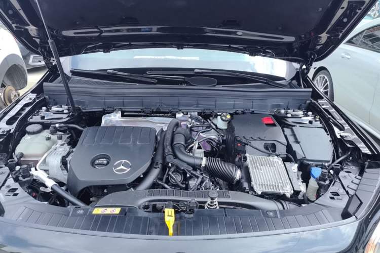 Used Mercedes-Benz GLB 2023 Refreshed GLB 200 Dynamic Edition Engine Bay