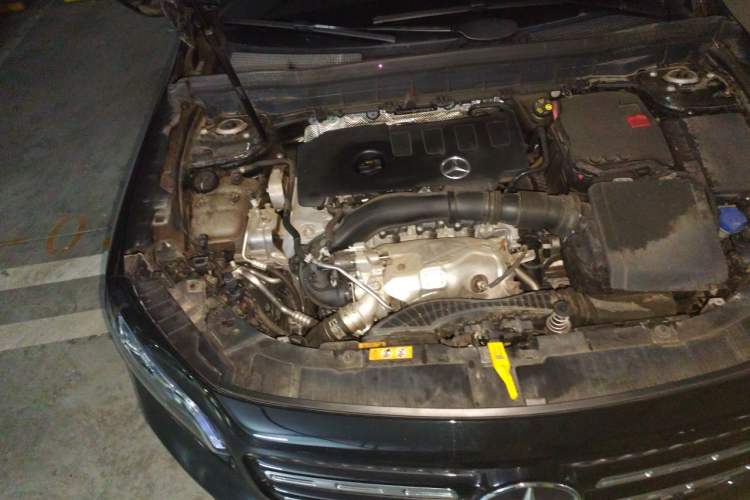 Used Mercedes-Benz GLB 2023 GLB 220 4MATIC Engine Bay Right
