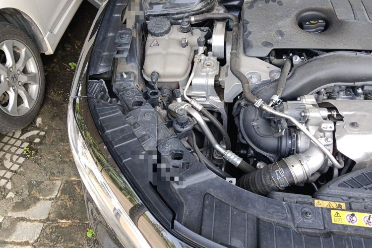 Used Mercedes-Benz GLB 2023 GLB 220 Sport Edition Engine Bay Right