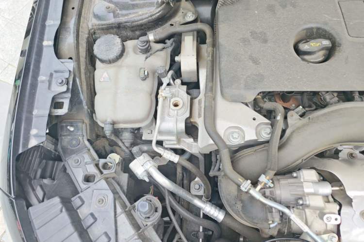 Used Mercedes-Benz GLB 2023 GLB 220 Fashion Model Engine Bay Right
