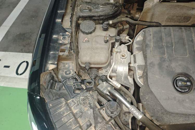 Used Mercedes-Benz GLB 2023 GLB 200 Fashion Model Engine Bay Right