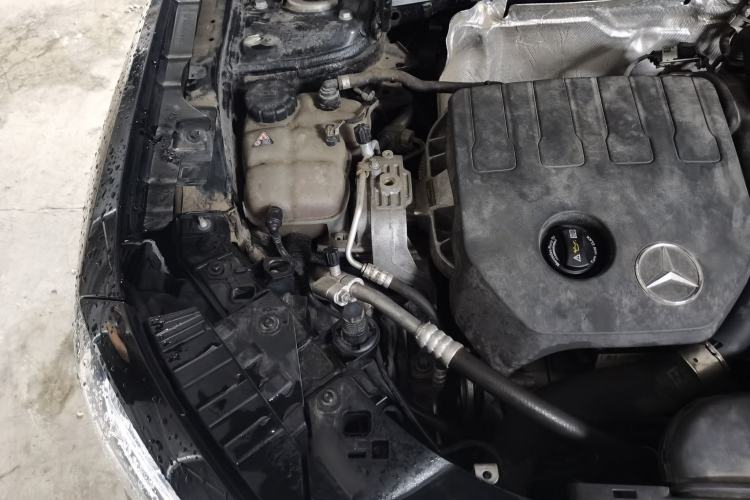 Used Mercedes-Benz GLB 2023 Refreshed GLB 200 Dynamic Edition Engine Bay Right