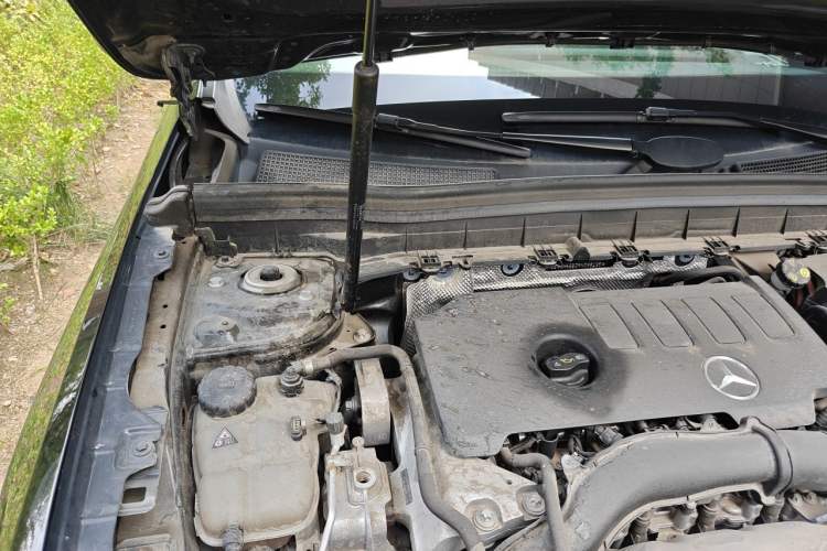 Used Mercedes-Benz GLB 2023 GLB 220 Fashion Model Engine Bay Right