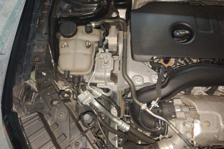 Used Mercedes-Benz GLB 2023 GLB 220 Sport Edition Engine Bay Right