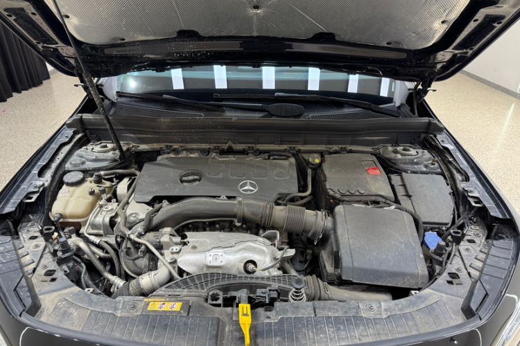 Used Mercedes-Benz GLB 2023 GLB 220 Fashion Model Engine Bay