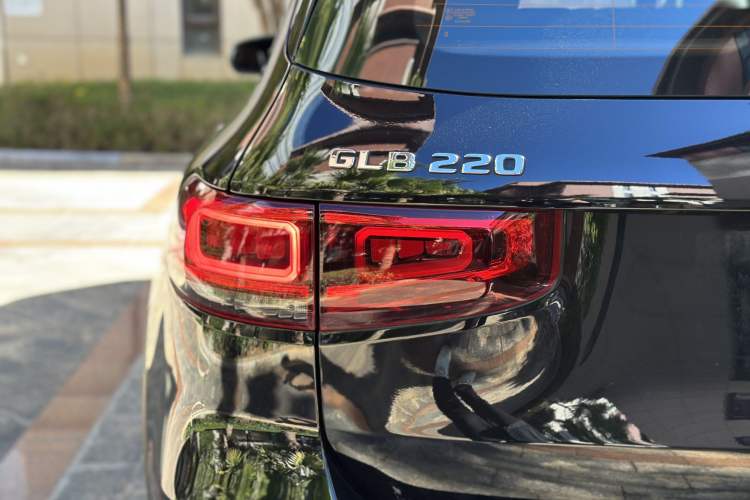 Used Mercedes-Benz GLB 2023 GLB 220 Fashion Model Exterior 2