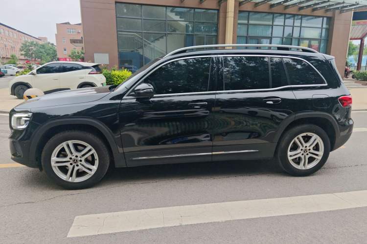 Used Mercedes-Benz GLB 2023 Refresh GLB 200 Fashion Edition Exterior 2