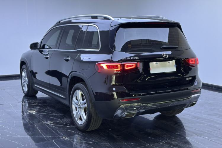 Used Mercedes-Benz GLB 2023 GLB 220 Sport Edition Exterior 2