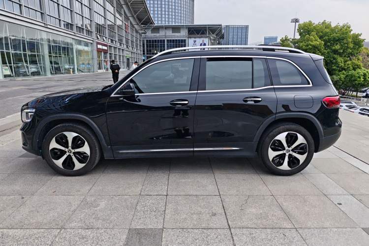 Used Mercedes-Benz GLB 2023 GLB 220 Fashion Model Exterior 2