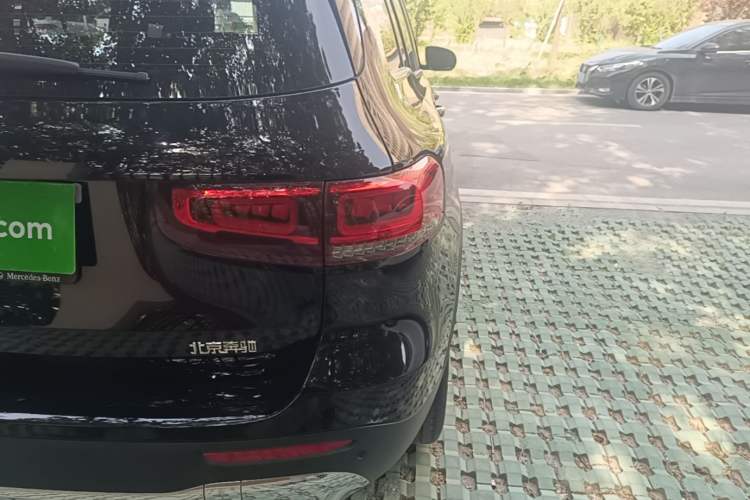 Used Mercedes-Benz GLB 2023 Refresh GLB 200 Fashion Edition Exterior 3