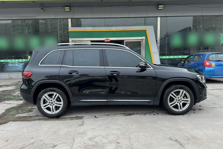 Used Mercedes-Benz GLB 2023 Refreshed GLB 200 Dynamic Edition Exterior 4