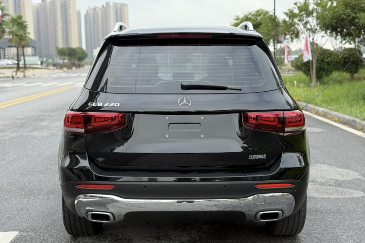 Used Mercedes-Benz GLB 2023 GLB 220 Sport Edition Exterior 4