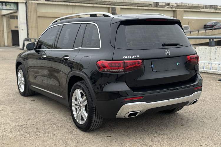 Used Mercedes-Benz GLB 2023 GLB 220 Sport Edition Exterior 4