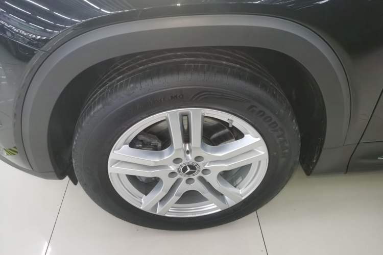 Used Mercedes-Benz GLB 2023 GLB 220 Sport Edition Exterior 4