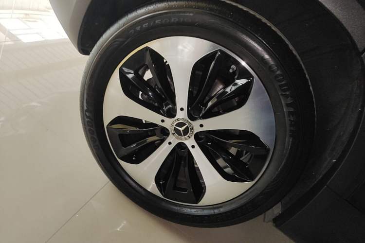 Used Mercedes-Benz GLB 2023 GLB 220 Fashion Model Exterior 5