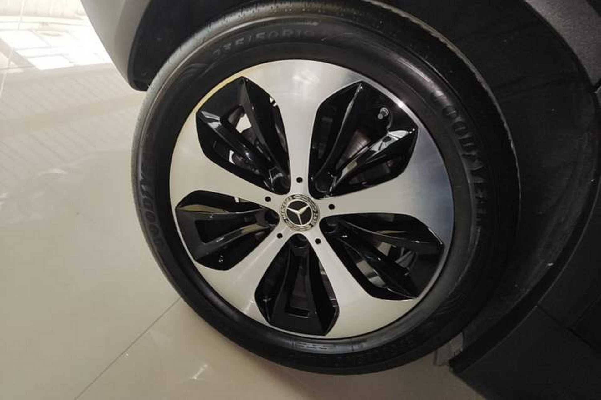 Used Mercedes-Benz GLB 2023 GLB 220 Fashion Model Exterior 5