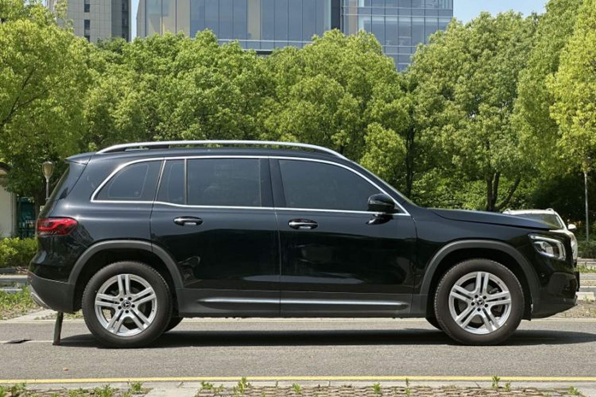 Used Mercedes-Benz GLB 2023 GLB 220 Sport Edition Exterior 7