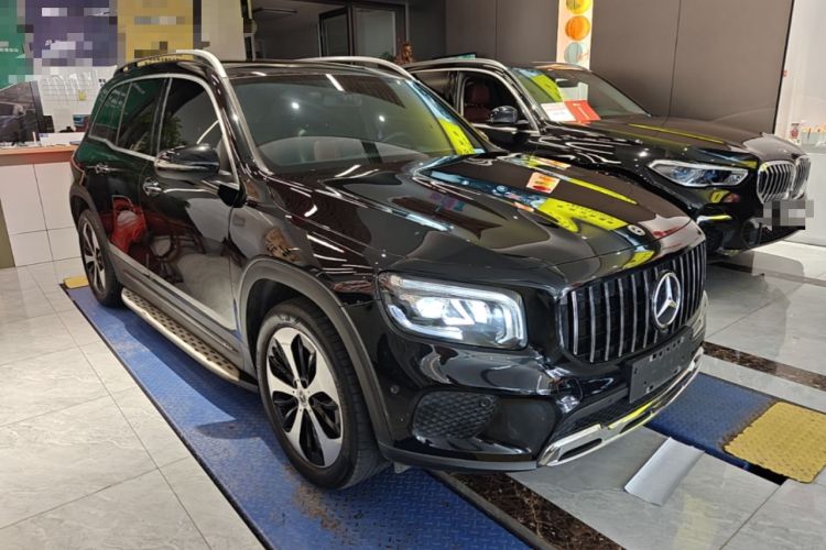 Used Mercedes-Benz GLB 2023 GLB 220 Fashion Model Front Right 45 Deg