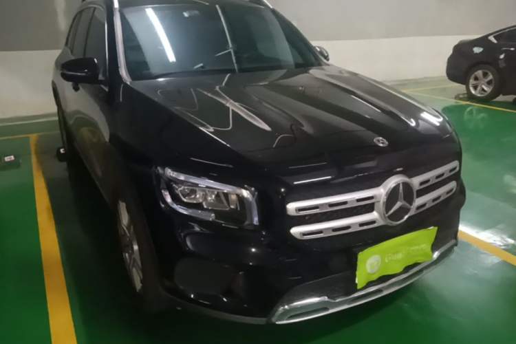 Used Mercedes-Benz GLB 2023 GLB 200 Dynamic Edition Front Right 45 Deg