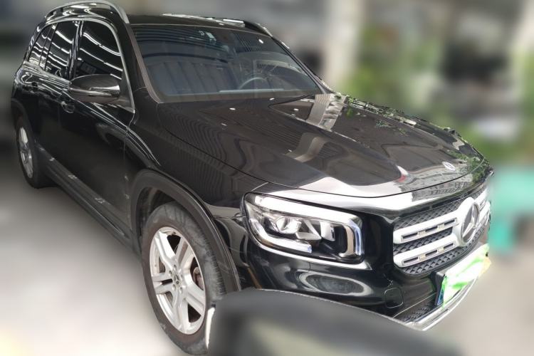 Used Mercedes-Benz GLB 2023 GLB 200 Fashion Model Front Right 45 Deg