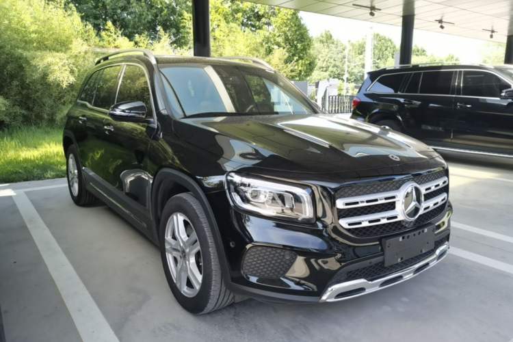 Used Mercedes-Benz GLB 2023 GLB 220 Sport Edition Front Right 45 Deg