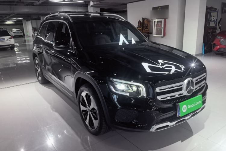 Used Mercedes-Benz GLB 2023 GLB 220 Fashion Model Front Right 45 Deg