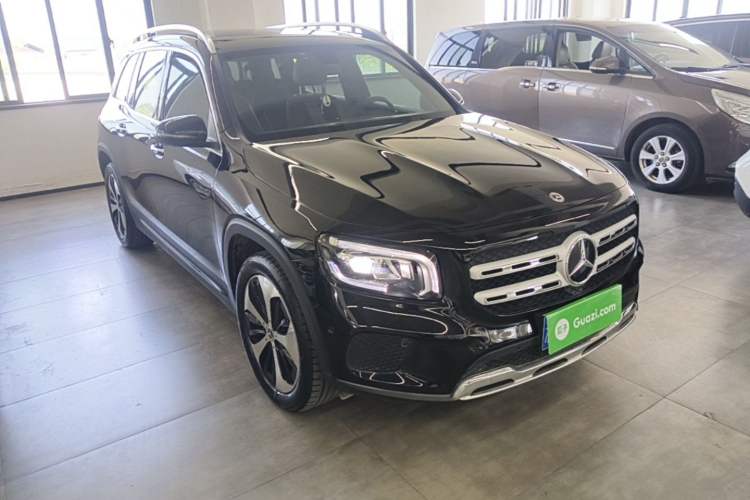 Used Mercedes-Benz GLB 2023 GLB 220 Fashion Model Front Right 45 Deg