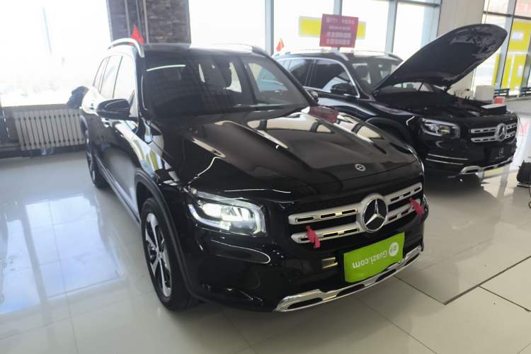 Used Mercedes-Benz GLB 2023 GLB 220 Fashion Model Front Right 45 Deg