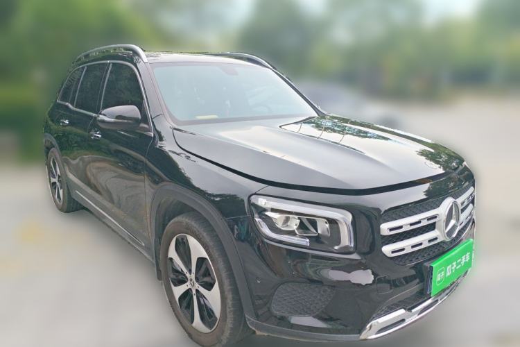 Used Mercedes-Benz GLB 2023 GLB 220 Fashion Model Front Right 45 Deg