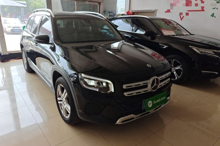 Used Mercedes-Benz GLB 2023 Refreshed GLB 200 Dynamic Edition Front Right 45 Deg