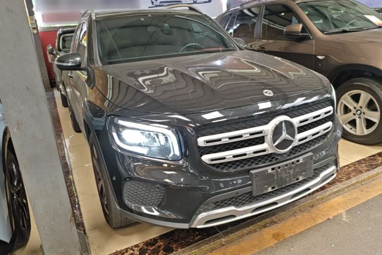Used Mercedes-Benz GLB 2023 GLB 220 Fashion Model Front Right 45 Deg