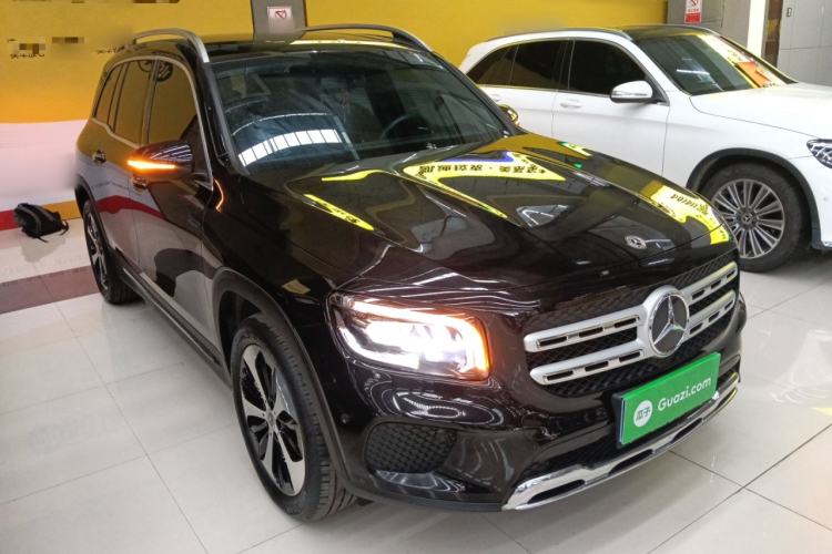 Used Mercedes-Benz GLB 2023 GLB 220 Fashion Model Front Right 45 Deg