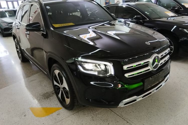 Used Mercedes-Benz GLB 2023 GLB 220 Fashion Model Front Right 45 Deg