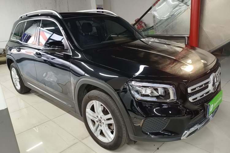 Used Mercedes-Benz GLB 2023 Refresh GLB 200 Fashion Edition Front Right 45 Deg