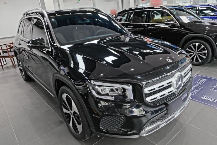 Used Mercedes-Benz GLB 2023 GLB 220 Fashion Model Front Right 45 Deg