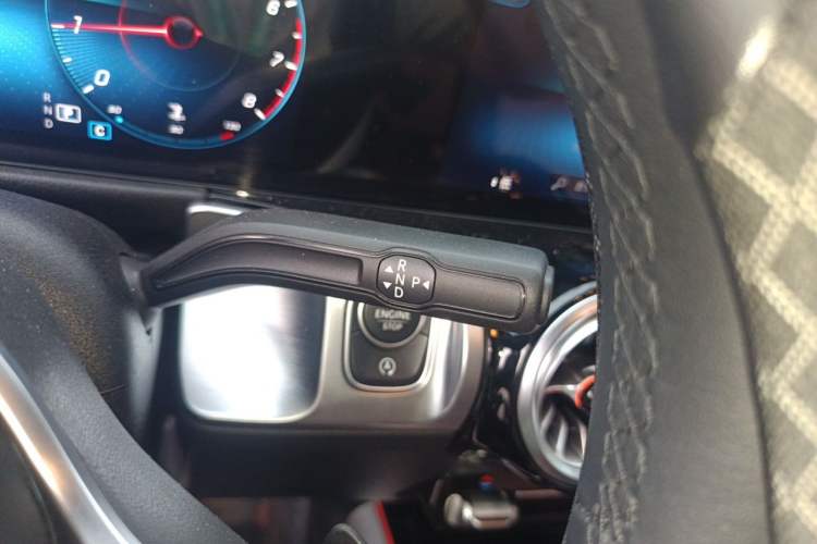 Used Mercedes-Benz GLB 2023 GLB 220 Sport Edition Gear Lever