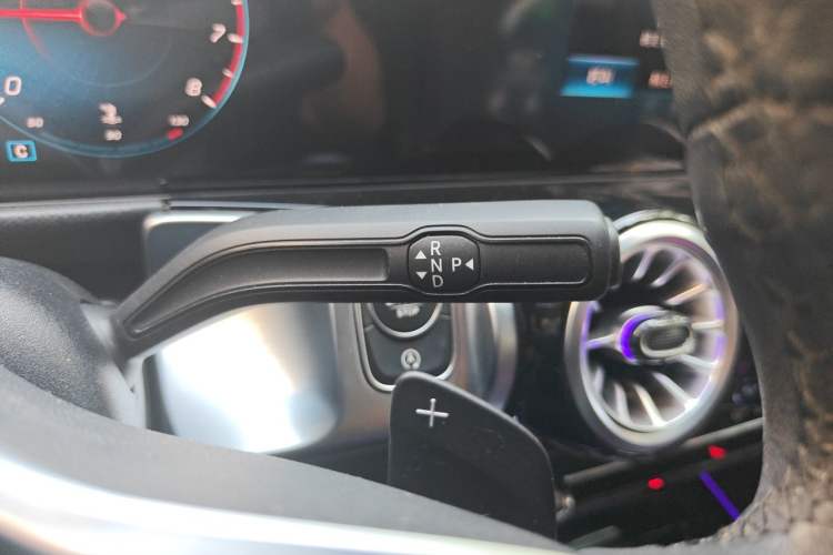 Used Mercedes-Benz GLB 2023 GLB 220 Fashion Model Gear Lever
