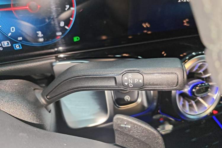 Used Mercedes-Benz GLB 2023 GLB 220 4MATIC Gear Lever