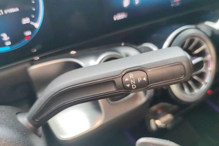 Used Mercedes-Benz GLB 2023 GLB 200 Fashion Model Gear Lever