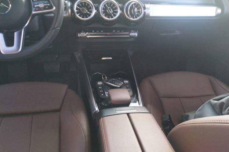 Used Mercedes-Benz GLB 2023 GLB 220 Sport Edition Gear Lever