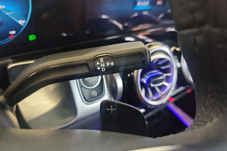 Used Mercedes-Benz GLB 2023 GLB 220 Sport Edition Gear Lever