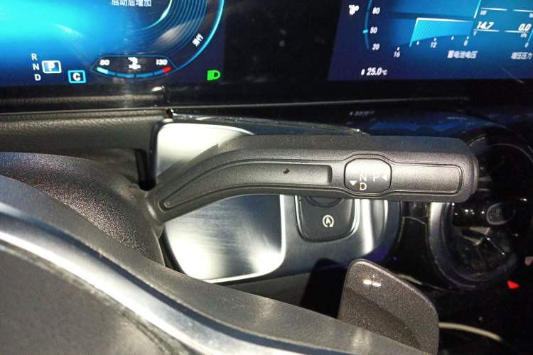 Used Mercedes-Benz GLB 2023 GLB 200 Dynamic Edition Gear Lever
