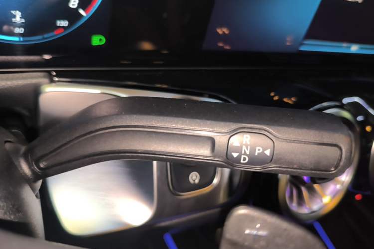 Used Mercedes-Benz GLB 2023 GLB 220 Sport Edition Gear Lever