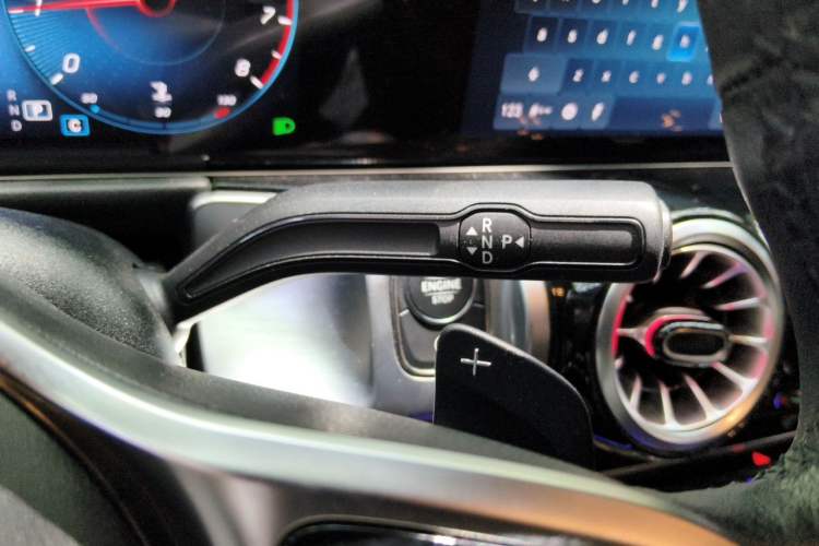 Used Mercedes-Benz GLB 2023 GLB 220 Sport Edition Gear Lever